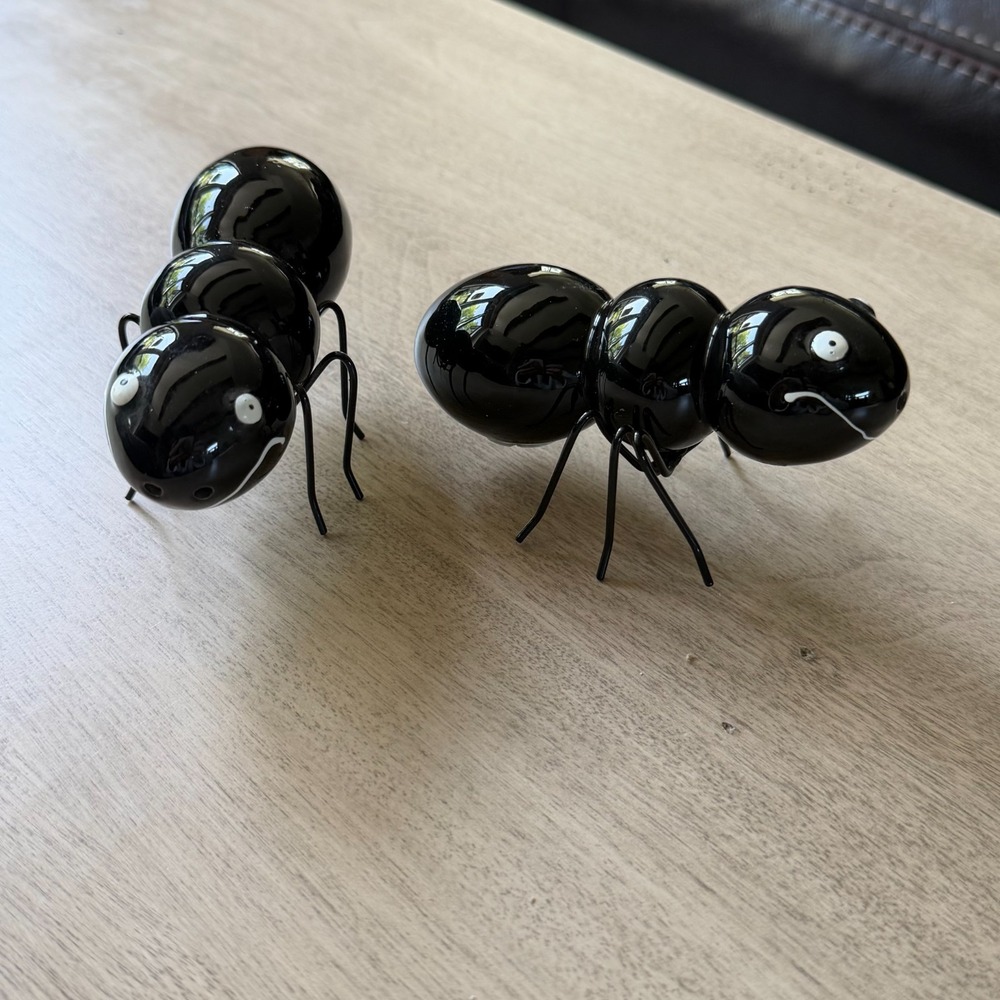 Black Ant Ceramic 4" Salt and Pepper Shakers Picnic BBQ Whimsical Kitchen Decor